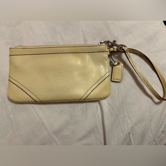 COACH cream parent wristlet. USED - Picture 3 of 4